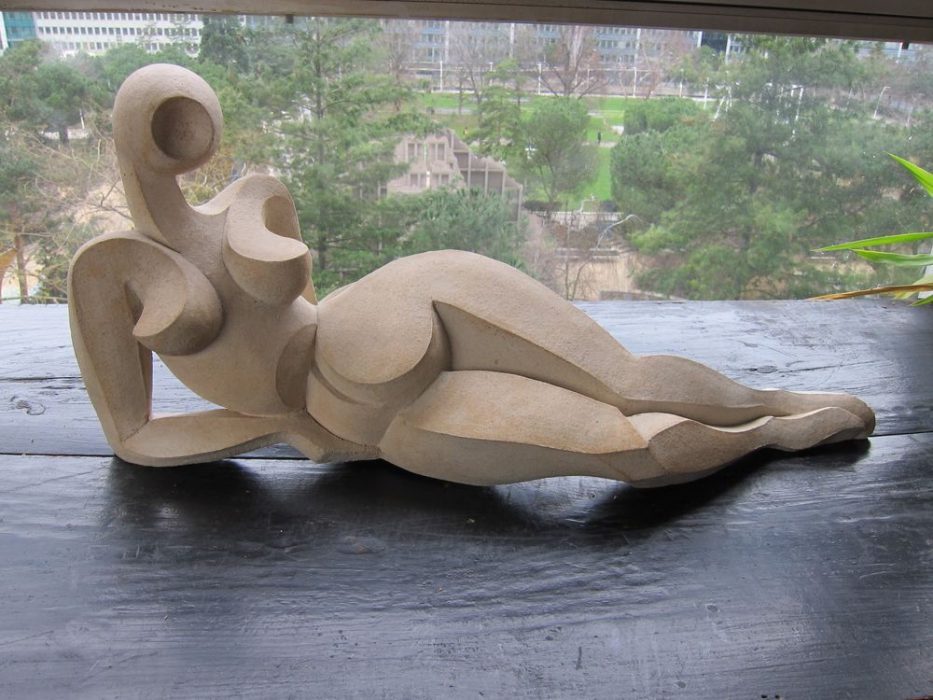 Femme allongée